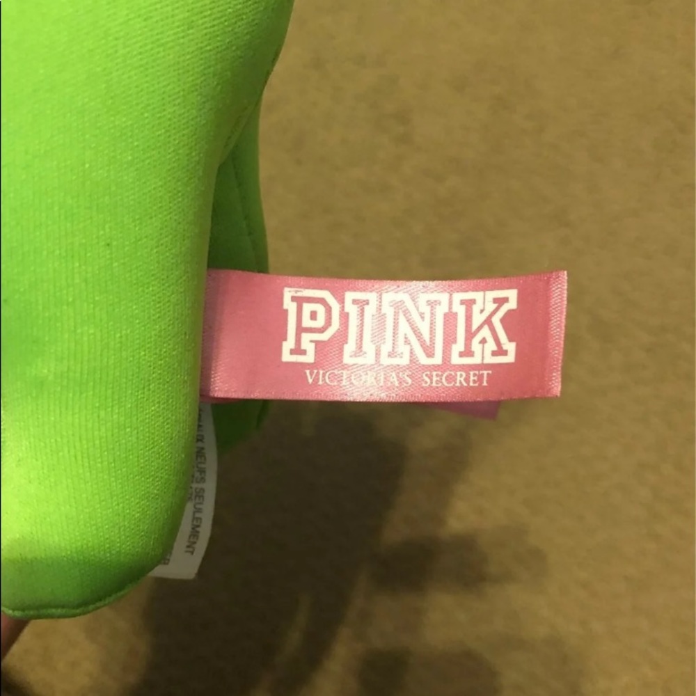 VS PINK 🐕 🐶 DOGS 🐩 - Picture 7 of 11